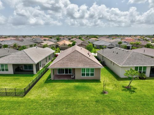 9516 Royal Poinciana Dr, Fort Pierce FL  34987-2506 exterior