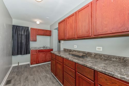 131 103 St, Chicago IL 60617-6040 exterior