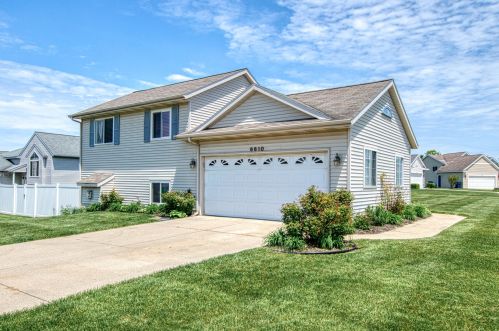 6610 Summer Shores Dr, Grand Rapids MI 49548-7002 exterior