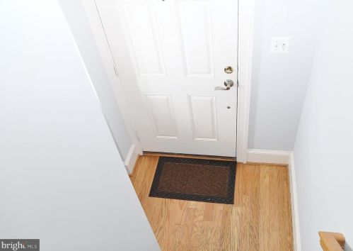 422 Royal St, Alexandria VA  22314-2335 exterior