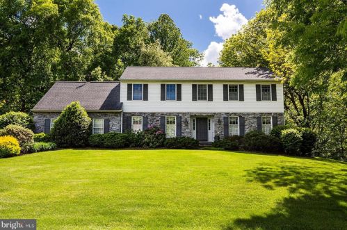 840 Westminster Dr, Lancaster, PA 17601-1451