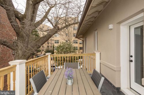 2800 Adams Mill Rd, Washington DC  20009-2204 exterior