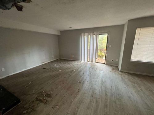 5806 Par 4 Ct, Lithonia GA 30038-1808 exterior