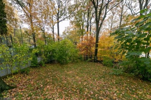 150 Madison Trl, Hopatcong NJ  07843-1519 exterior