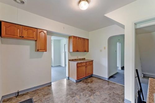 1801 Universal Rd, Pittsburgh PA 15235-3955 exterior