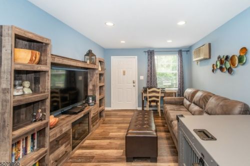 103 Woodcrest Dr, Morristown NJ 07960-4540 exterior