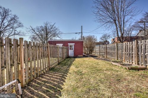 28 Pearl St, Lancaster PA 17603-5413 exterior