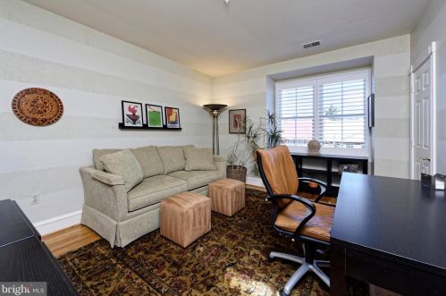 120 Queen St, Alexandria VA 22314-2610 exterior