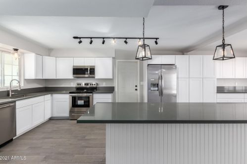 700 Oakland St, Chandler AZ  85225-4794 exterior