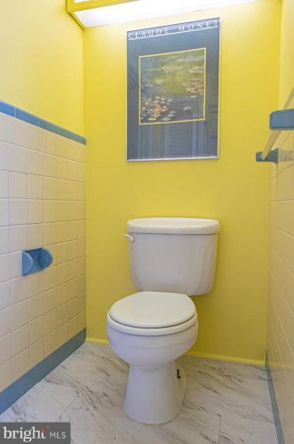 456 Gladstone Ave, Tavistock NJ 08033-4005 exterior