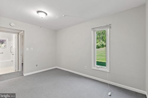 1921 Dundee Rd, Rockville MD exterior