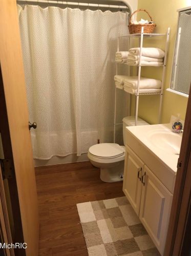 1665 Roberts Rd, Meskegon MI 49445-1549 exterior