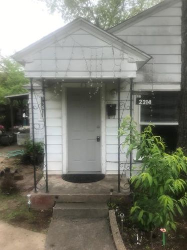 2214 Amherst Ave, Dallas TX  75235-3104 exterior