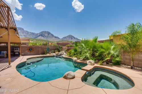 11347 Gray Boulder Ct, Tucson AZ  85737-4612 exterior