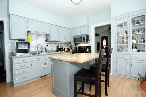 3237 Booth St, Milwaukee WI 53212-2135 exterior