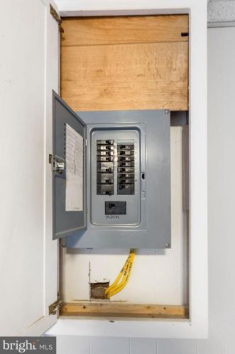 128 High St, Hanover PA 17331-3922 exterior