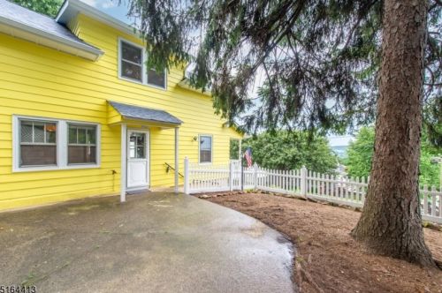 204 Barnert Ave, Paterson NJ  07512-2133 exterior