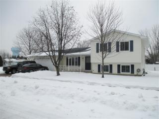 2215 Abbey Ave, Oshkosh, WI 54904-8079