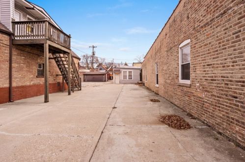 2725 Central Park Ave, Chicago, IL 60647-1123