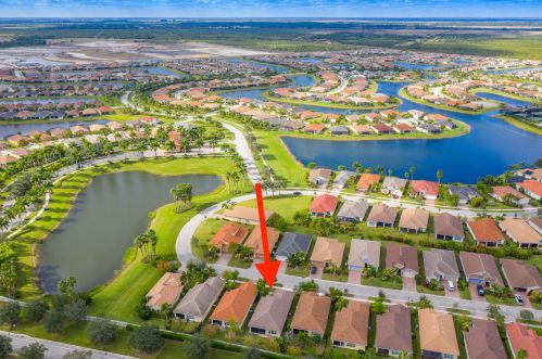 10100 Oak Tree Cir, Fort Pierce, FL 34987-2467