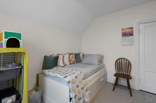 113 Oakland Ave, Providence RI 02908-3632 exterior