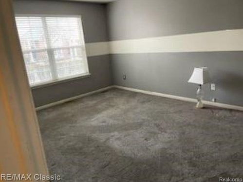 22105 Alexa Dr, Walled Lake MI  48390-5842 exterior