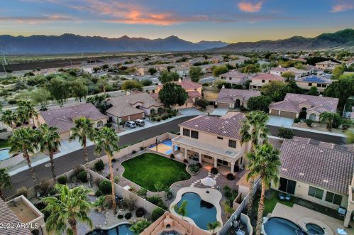 16647 15th Dr, Phoenix AZ  85045-0773 exterior