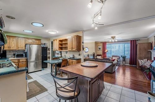 137 Conneaut Dr, Pittsburgh PA 15239-2630 exterior