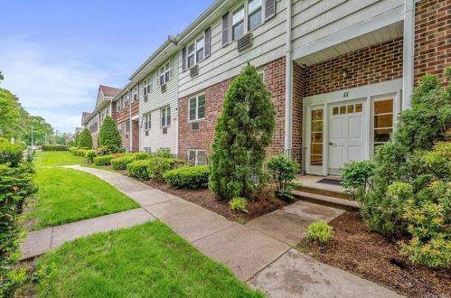 11 Lorraine Ter, Mount Vernon NY 10553-1229 exterior