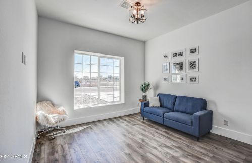 6434 12 St, Phoenix AZ 85086-4804 exterior