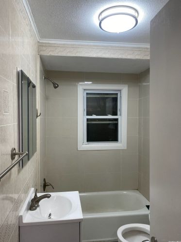 1569 4th St, Babylon NY  11704-4755 exterior