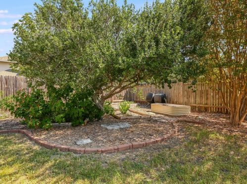 9609 Castle Pines Dr, Austin TX 78717-3898 exterior