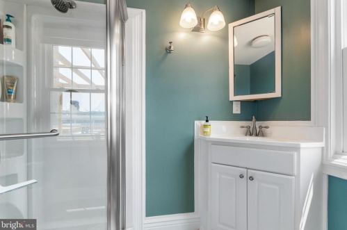 237 Bread St, Philadelphia PA 19106-1238 exterior