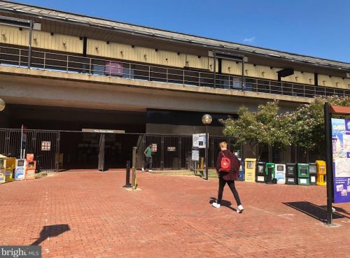 1801 Commonwealth Ave, Alexandria VA 22301-1403 exterior