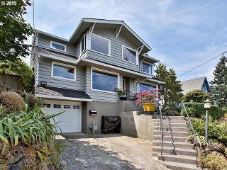 471 72 Ave, Portland OR  97218-3540 exterior