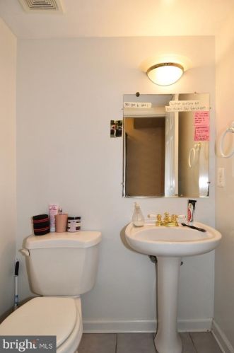 11531 Pne Cone Ct, Herndon VA 20191-2239 exterior