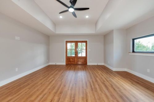 302 Edgewood Dr, Montgomery TX exterior