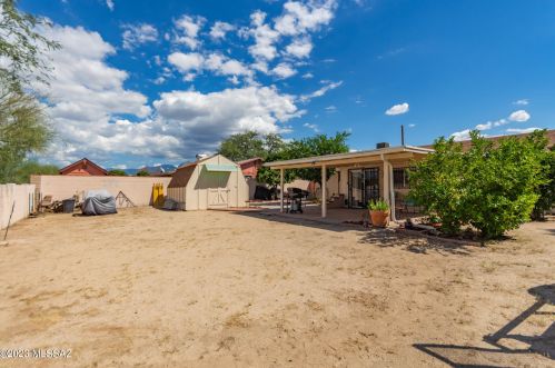 7313 Camino De La Tierra, Tucson AZ  85746-8300 exterior