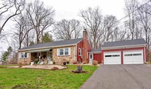 89 Finley St, Manchester, CT 06040-5615