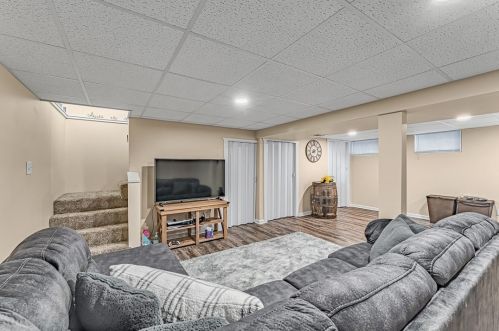 1421 Harris Ave, Pittsburgh PA 15205-3946 exterior