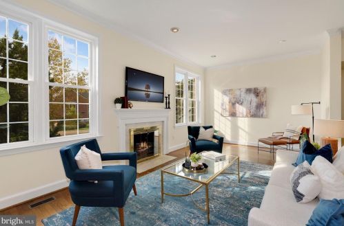 3572 Winfield Ln, Washington, DC 20007-2367