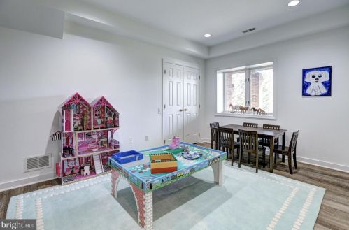 9832 Avenel Farm Dr, Rockville MD 20854-5410 exterior