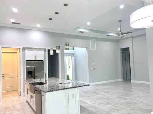 898 10 St, Naples FL 34117-2221 exterior