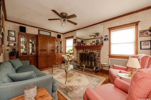 22 Lamberson St, Valley Stream, NY 11580-2646