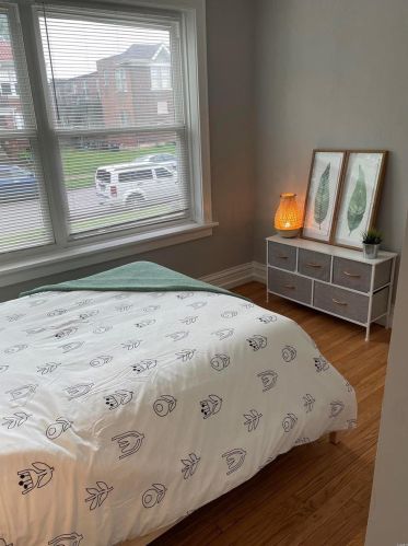 4975 Lindenwood Ave, Saint Louis MO 63109-1833 exterior