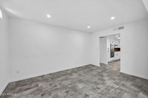 11216 33rd Ave, Phoenix AZ 85029-4105 exterior