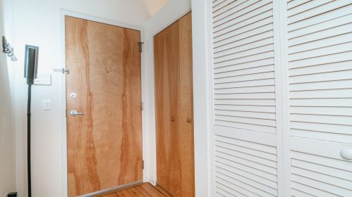 1935 Fairfield Ave, Chicago, IL 60647-4204