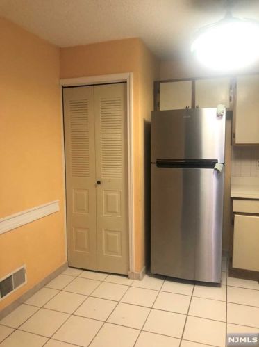 540 Holly Ct, Mahwah NJ  07430-3434 exterior