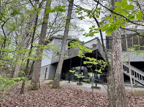 13 Heards Overlook Ct, Atlanta, GA 30328-4757