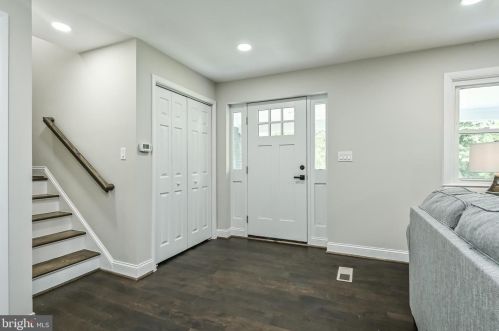 2002 Belle View Blvd, Alexandria VA 22307-1360 exterior